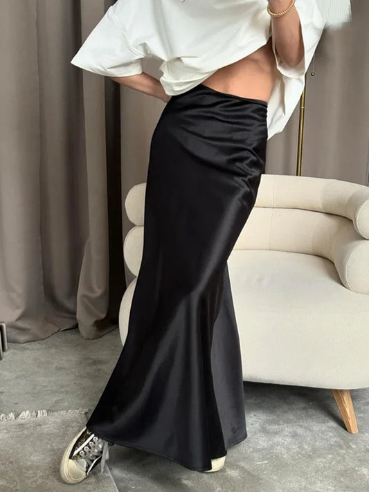 Long High-waisted Satin skirt