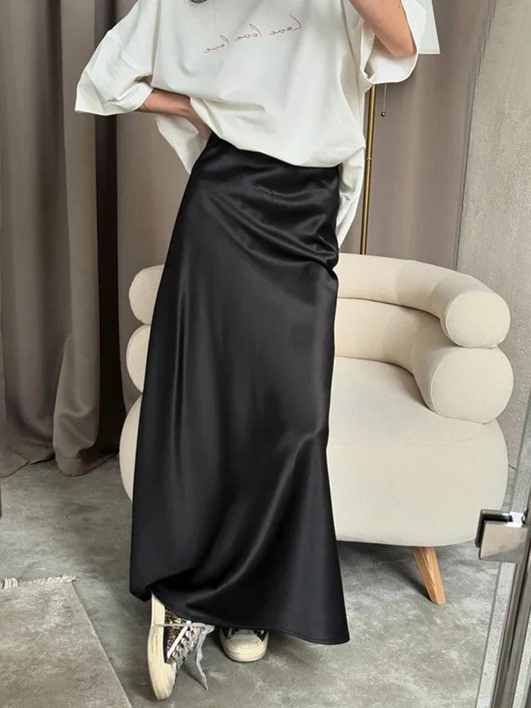 Long High-waisted Satin skirt