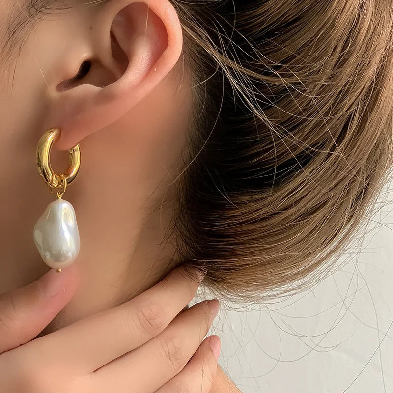 Retro High-end Asymmetrical Pearl Earrings