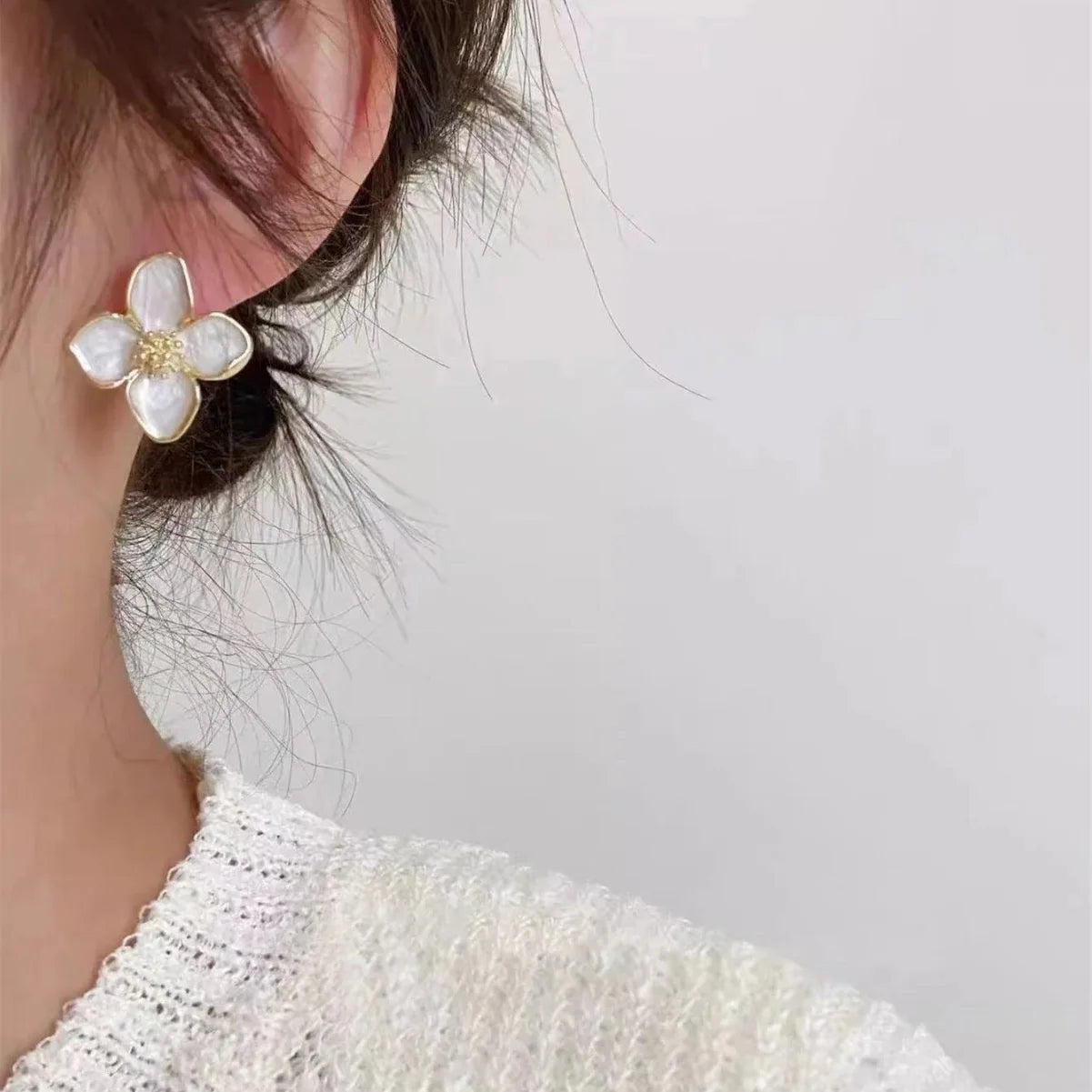 Cream Eanmel Petal Post Earrings